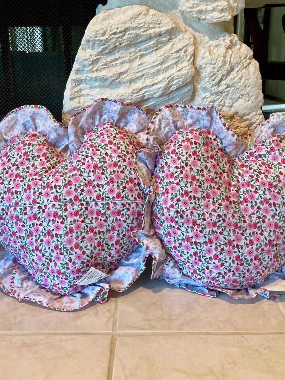 NWT Cath Kidston pair of heart shaped pillows in 100% cotton outer